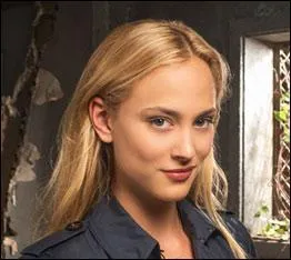 Dans l'équipe, il y a une Française. Quel est son nom ?