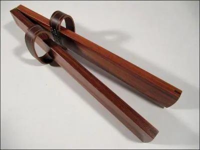 Ceci est un instrument de musique (pas évident ! ). Quel nom commun avec un matériel de cuisine partage-t-il ?