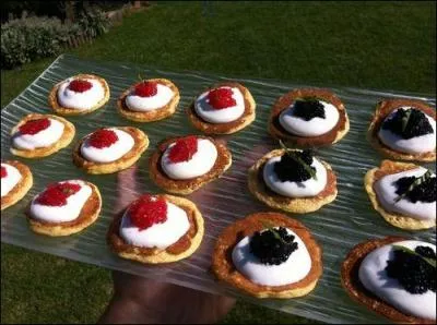 Si nos moyens sont plus modestes, pourquoi ne pas nous régaler avec des oeufs de lompes ? Quelle est leur couleur à l'origine ?