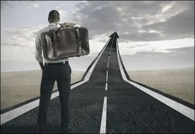 "Tout est neuf et tout est sauvage, libre continent sans grillage" sont des paroles de :