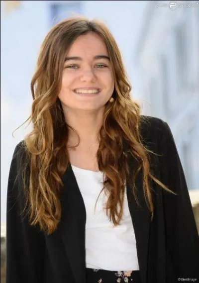 Née en 2001, actrice française, elle est l'héroïne de l'adaptation de la BD "Lou, journal infime", qui est-elle ?