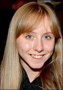 Née en 1999, notamment connue pour avoir incarné Sarah dans "Elle s'appelait Sarah", elle est une actrice française, qui est-elle ?