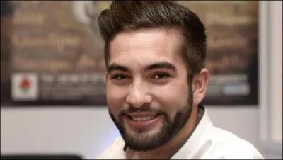 De quel instrument joue-t-il ?