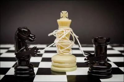 Combien de pièces y a-t-il aux échecs ?