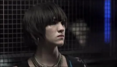 Comment se nomme l'ex-petite amie de Curtis apparue dans la première saison ?