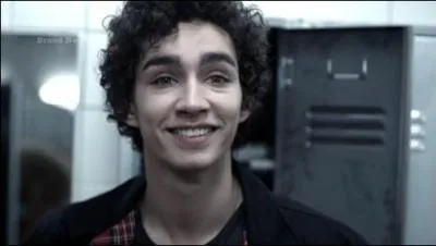 Qui joue le rôle de Nathan ?