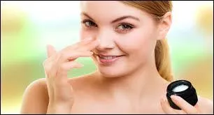 Au Canada de nouveau, qu'étale-t-on sur le nez de la personne fêtant son anniversaire ?