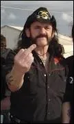 Mais la vie de débauche et 100% rock'n'roll de Lemmy a fini par lui faire payer un lourd tribut. Très malade depuis ces dernières années, Lemmy n'avait pas baissé les bras et nous avait encore gratifié d'une paire d'albums et de tournées mondiales. Le 28 décembre 2015, il est finalement terrassé par un cancer. Lemmy s'est éteint à l'âge de :