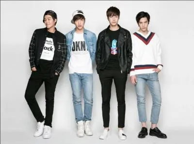 Les N.Flying ont débuté avec :