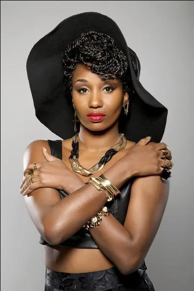 Fanny J est une chanteuse française née en 1987 en Guyane. Quel est son genre musical ?