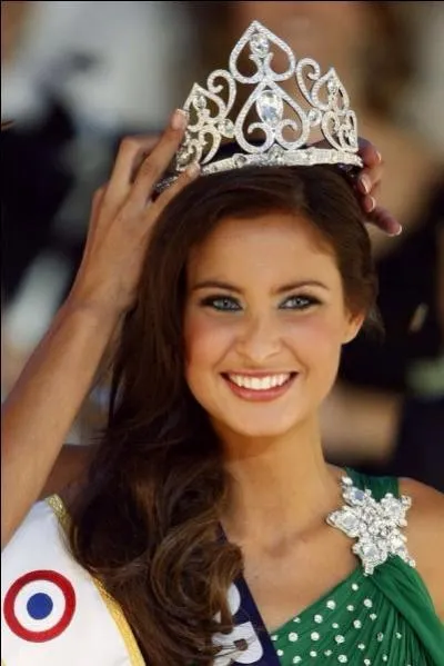 Comment s'appelle la Miss France 2010 ?