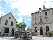 Nous faisons une halte à La Nouaille. Village limousin, il se situe dans le département ...