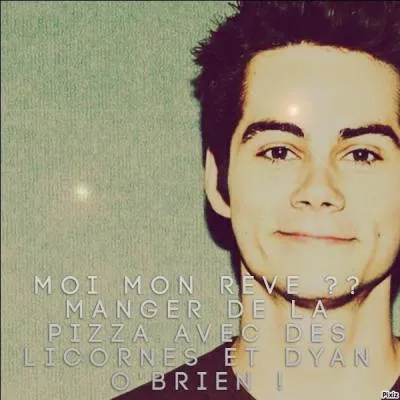 Au début de la série, avec qui veut sortir Stiles ?