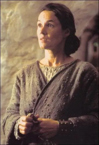 Comment s'appelle la mère d'Anakin ?