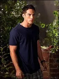 Dans la saison 2 Tyler découvre qu'il est un :