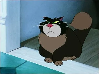 Ce chat apparaît dans "Cendrillon". Comment s'appelle-t-il ?