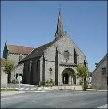 Village auvergnat de l'arrondissement de Moulins, Cressanges se situe dans le département ...