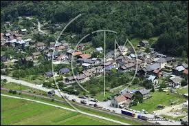 La commune rhônalpine de Feissons-sur-Isère, dans l'arrondissement d'Albertville, se situe dans le département ...