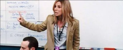 Dans Our Brand Is Crisis, Sandra Bullock a demandé que le rôle lui soit donné même s'il avait été écrit pour un homme. Qu'a dit Sandra au sujet du personnage ?