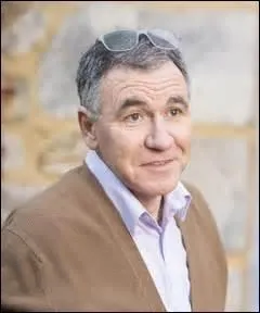 Qui est le père de Julien ?