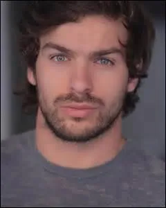 Comment s'appelle le petit copain d'Alyzée ?