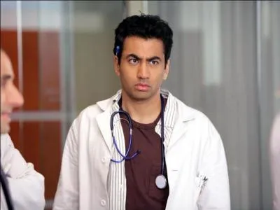 Dans quelle saison Lawrence Kutner apparaît-il pour la première fois ?