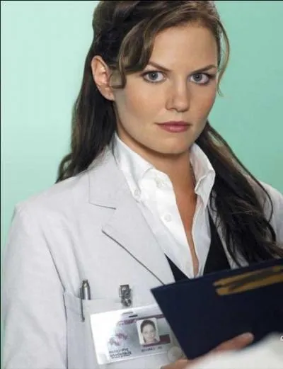 De la saison 4 à la saison 6, quelle position Allison Cameron occupe-t-elle au sein de l'hôpital ?