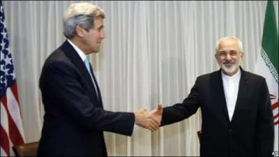 C'est l'autre poignée de mains célèbre de l'année 2015 ; Barack Obama a entériné cet accord malgré les protestations des Républicains qui craignent de craindre et perdent ainsi le hochet de la peur à agiter au-dessus des masses. C'est l'accord historique sur le nucléaire iranien. Quelles sont les grandes puissances qui l'ont signé mettant en route un processus irréversible ?