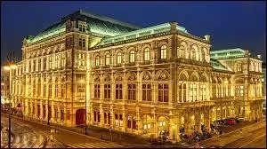 Il veut vraiment venir, lui ? Qu'il vienne, nous lui donnerons du chocolat.