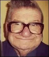 Mon préféré ! 
De quel personnage Disney cet homme est-il la copie conforme ?