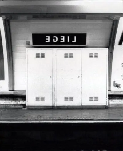 Attention, c'est un li&egrave;ge... pardon, un pi&egrave;ge. Plusieurs villes de Belgique ont leur nom dans le m&eacute;tro, mais celle-ci n'est pas &agrave; l'endroit ! Ah bon ?