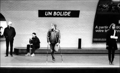 C'est s&ucirc;r que ces pauvres messieurs-dames, avec leurs cannes et leurs pl&acirc;tres, il ne doivent pas en &ecirc;tre, des bolides, mais plut&ocirc;t ----- (Compl&eacute;tez ! )