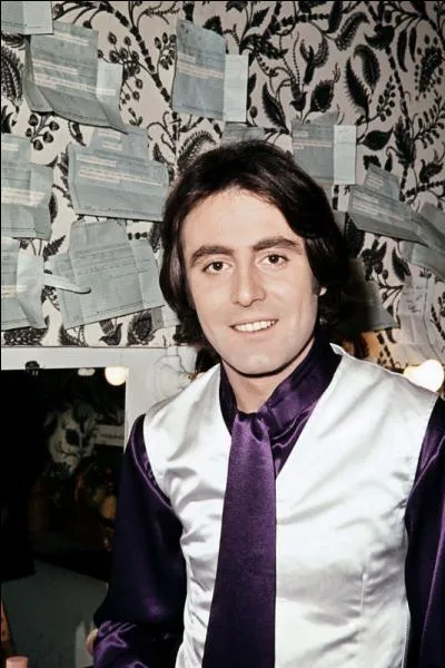 Dans quelle chanson, "si c'est fichu entre nous, la vie continue malgré tout" ?