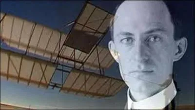 13 novembre 1908 : un aviateur américain gagne le prix de la hauteur de la Sarthe en montant à 60 m, dépassant ainsi aisément les 30 m imposés. Le 31 décembre de la même année, ce dernier récidive en volant au-dessus du camp militaire d'Auvours, près du Mans, pendant 2 h 20 min 23 s et bat le record de distance parcourue avec un avion, soit 124, 7 km. Quel est le nom de ce pilote ?