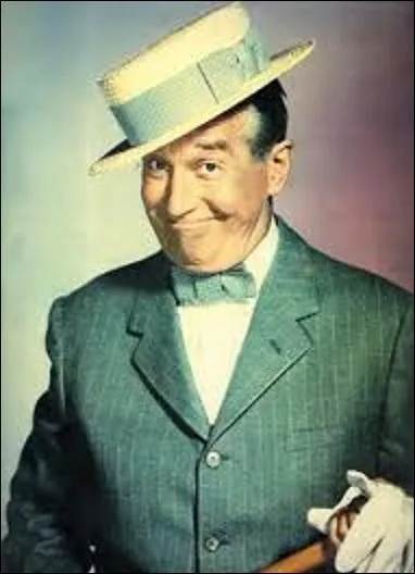 Le 1er janvier 1972, disparut Maurice Chevalier à l'âge de 83 ans. Pourriez-vous me donner le nom de ce long-métrage de Walt Disney sorti en 1970 où il interprète la chanson du générique ? (Ce sera aussi son dernier enregistrement.)