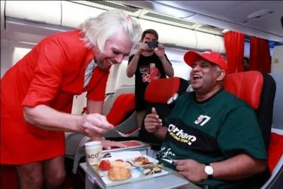 Pilote et propriétaire d'un avion, je recherche une hôtesse de l'air ...