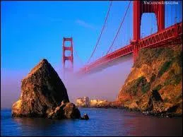 ''C'est sexy le ciel de Californie 
Sous ma peau j'ai L.A. en overdose 
So sexy le spleen d'un road movie 
Dans l'rétro ma vie qui s'anamorphose'' 

Qui a écrit ces paroles ?