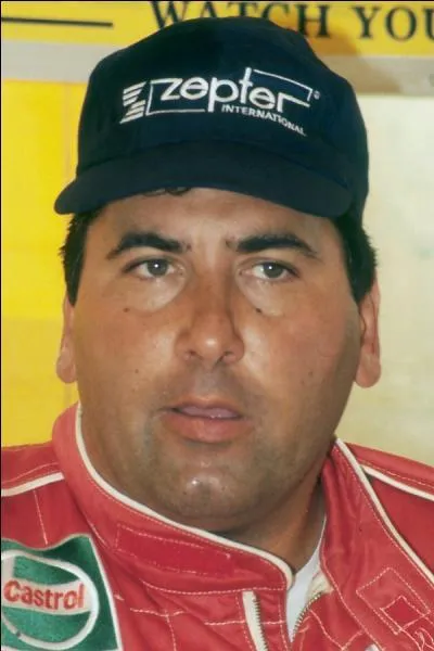 Je suis Italien et 10 fois champion du monde de F1H20 en janvier 2016, qui suis-je ?