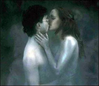 Que fait Hermione Granger lorsqu'elle voit Harry Potter à l'Ordre du phénix ?