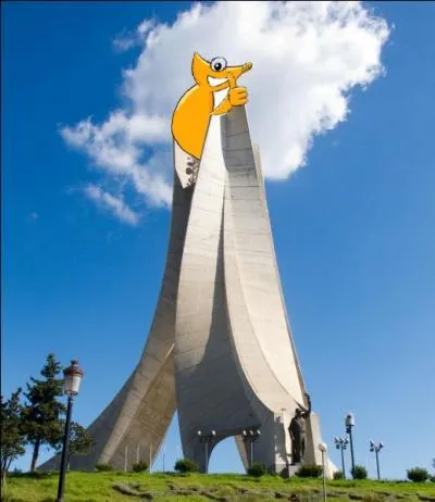 Petite halte au Maghreb pour le caméléon. Il est monté en haut des 93 mètres du Mémorial du martyr érigé dans la capitale algérienne. Nous sommes à :