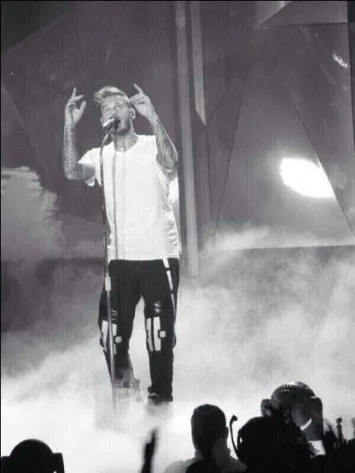 En quelles années a-t-il sorti l'album "Mise à jour" ?