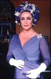 Dans ce film, elle est l'pouse comdienne de Rock Hudson, et sa rivale  l'cran est Kim Novak, quel est ce film tir d'un roman de Agatha Christie ?