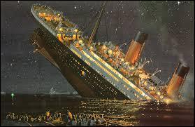 Le paquebot Titanic a sombré dans la mer le 15 avril 1912 à 2 h 20 dans l'océan Atlantique.
