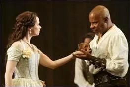 C'est dans un recueil de nouvelles écrites par un philosophe italien que Shakespeare puisa l'histoire tragique de sa pièce de théâtre.