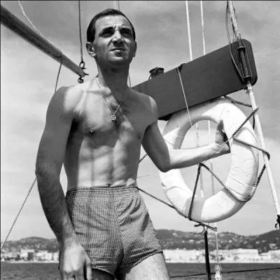 Bon tout le monde sait que Charles Aznavour né Chahnour Vaghinag Aznavourian a vu le jour :