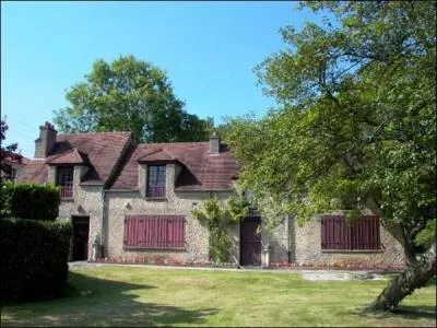 Voici "le clos Lupin" à Etretat, demeure dont le nom a été choisi par le propriétaire en hommage à l'un de ses célèbres héros :