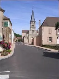 Nous sommes à Gibles. Commune bourguignonne du Charolais-Brionnais, elle se situe dans le département ...