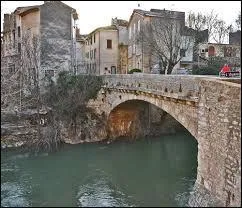Nous traversons de joli pont sur l'Argens, à Correns. Commune Varoise, elle se situe en région ...