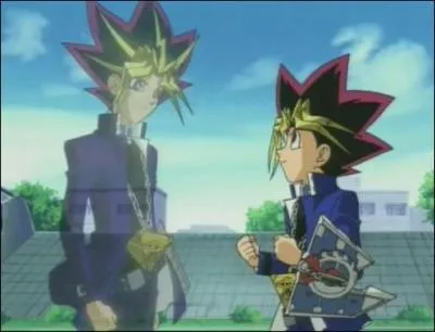 Quel arc semble différent des autres ? (Puisqu'il est sorti après le départ du pharaon)