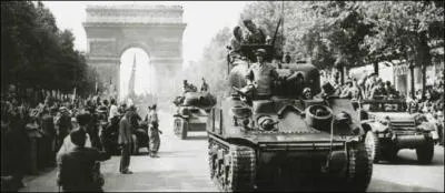 Grande ville française, elle fut envahie par les nazis et déclarée ville ouverte le 14 juin 1940. Les Allemands défilèrent sur la plus grande avenue de la ville le 22 juin 1940. 2 mois après l'opération Overlord, le général Leclerc, avec la 2e Division blindée libéra la ville. C'est...